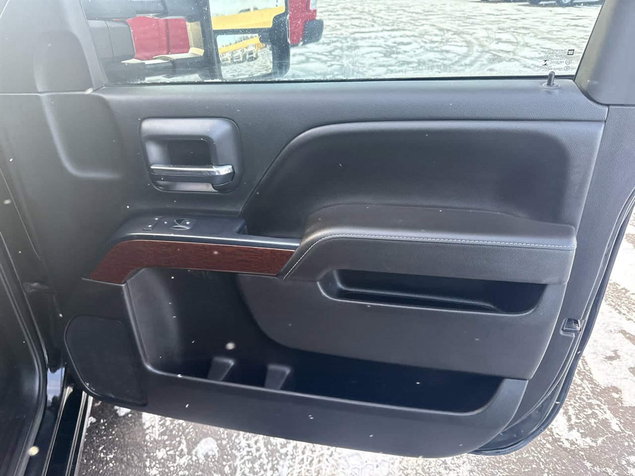 Used 2017 GMC Sierra 3500 SLE w/ SLE Preferred Package image 19