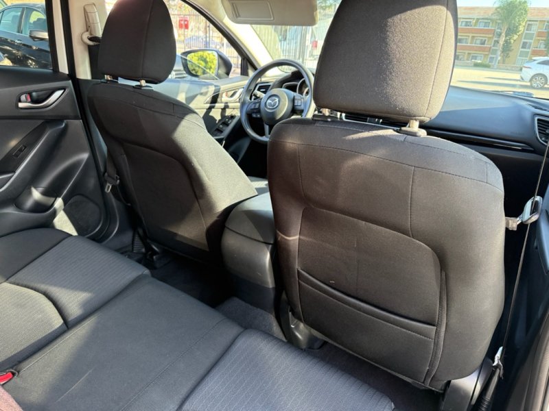 Used 2015 MAZDA MAZDA3 i Sport FWD image 20