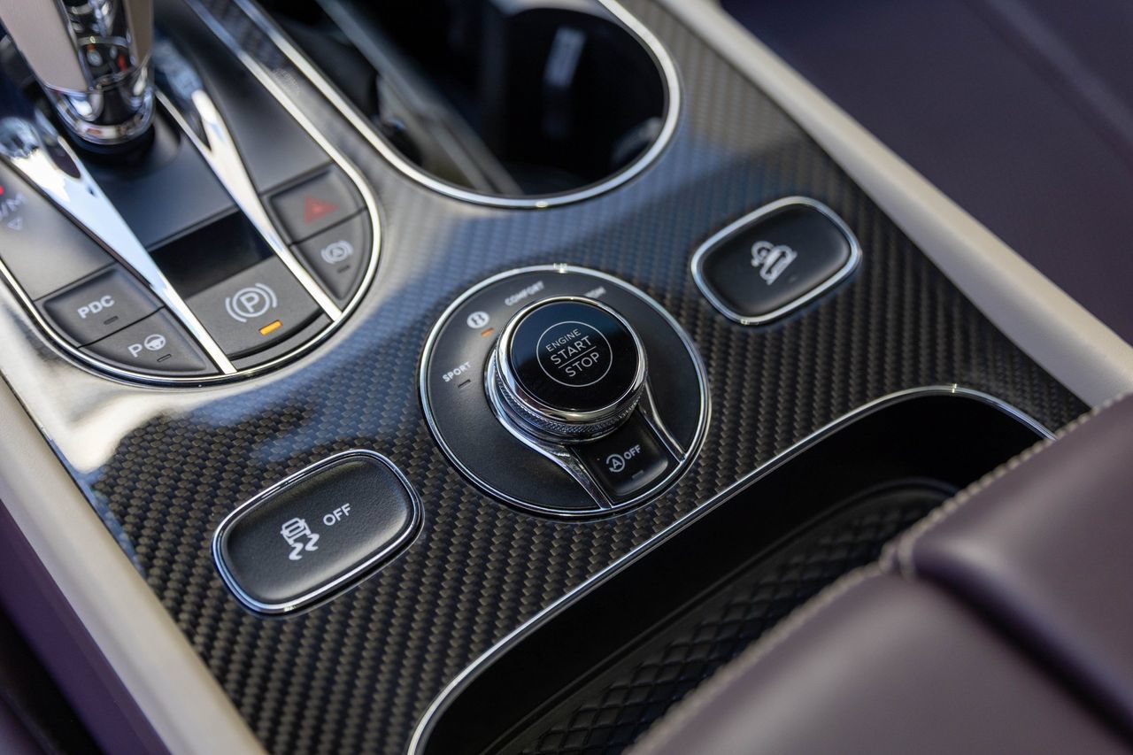 Certified 2023 Bentley Bentayga AWD/4WD image 39
