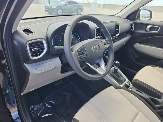 New 2025 Hyundai Venue SEL FWD image 13