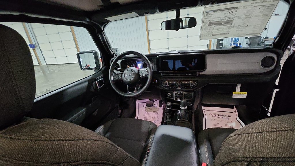 New 2026 Jeep Gladiator Sport AWD/4WD image 11