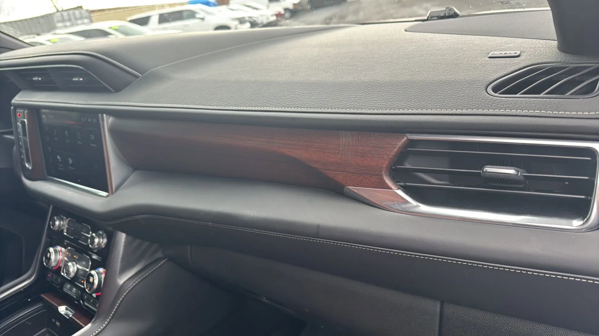 Used 2023 GMC Yukon Denali Ultimate image 26