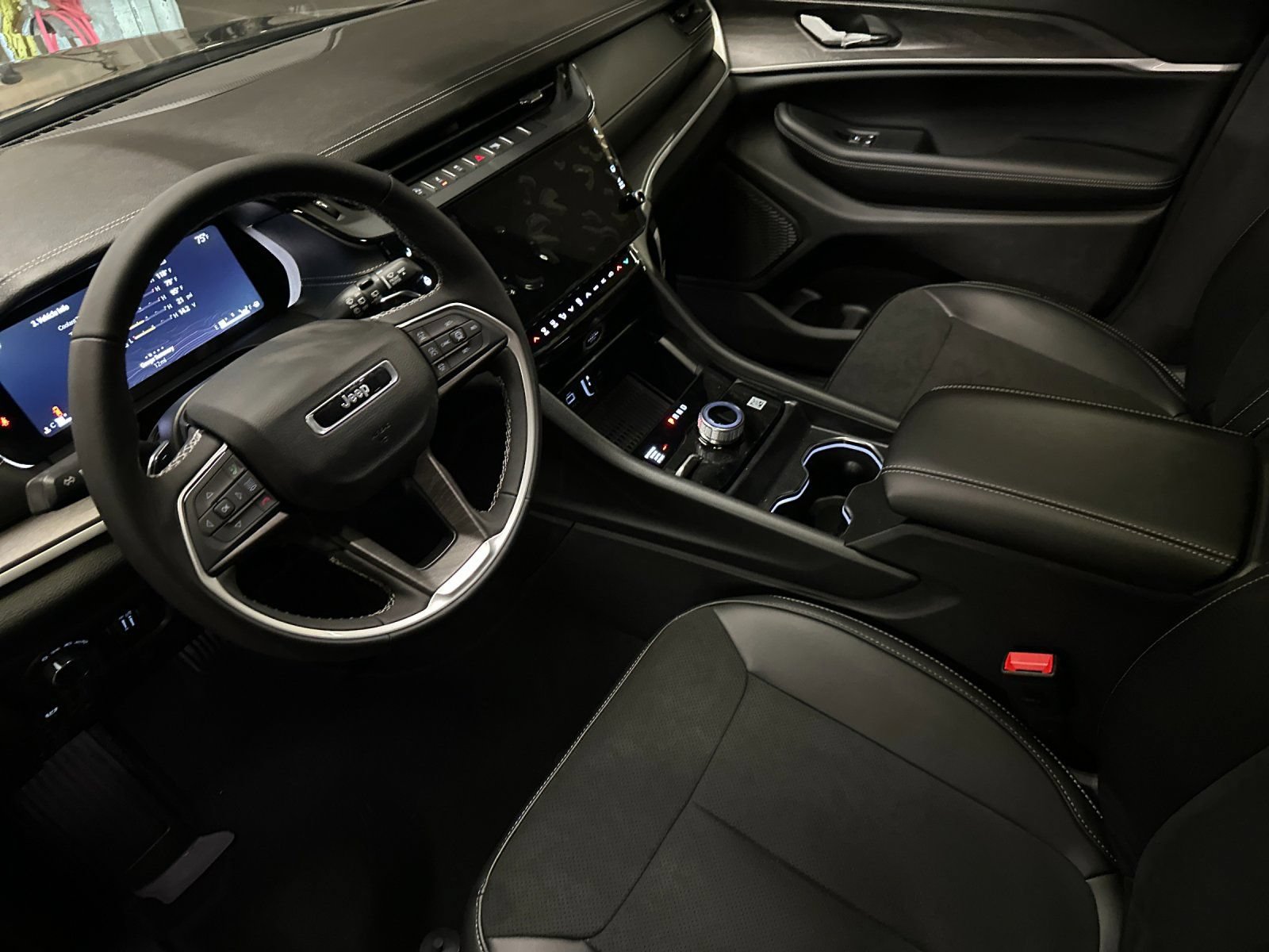 New 2026 Jeep Grand Cherokee Altitude AWD/4WD image 9