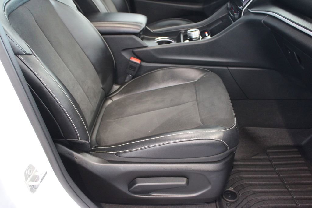 Used 2024 Jeep Grand Cherokee Altitude image 23