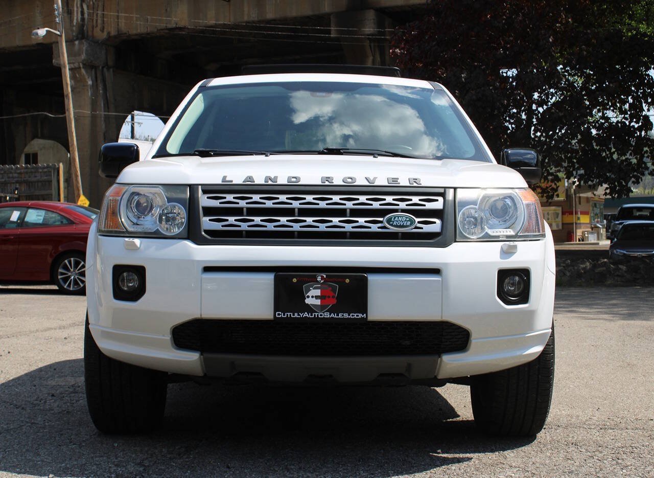 Used 2011 Land Rover LR2 HSE AWD/4WD image 2