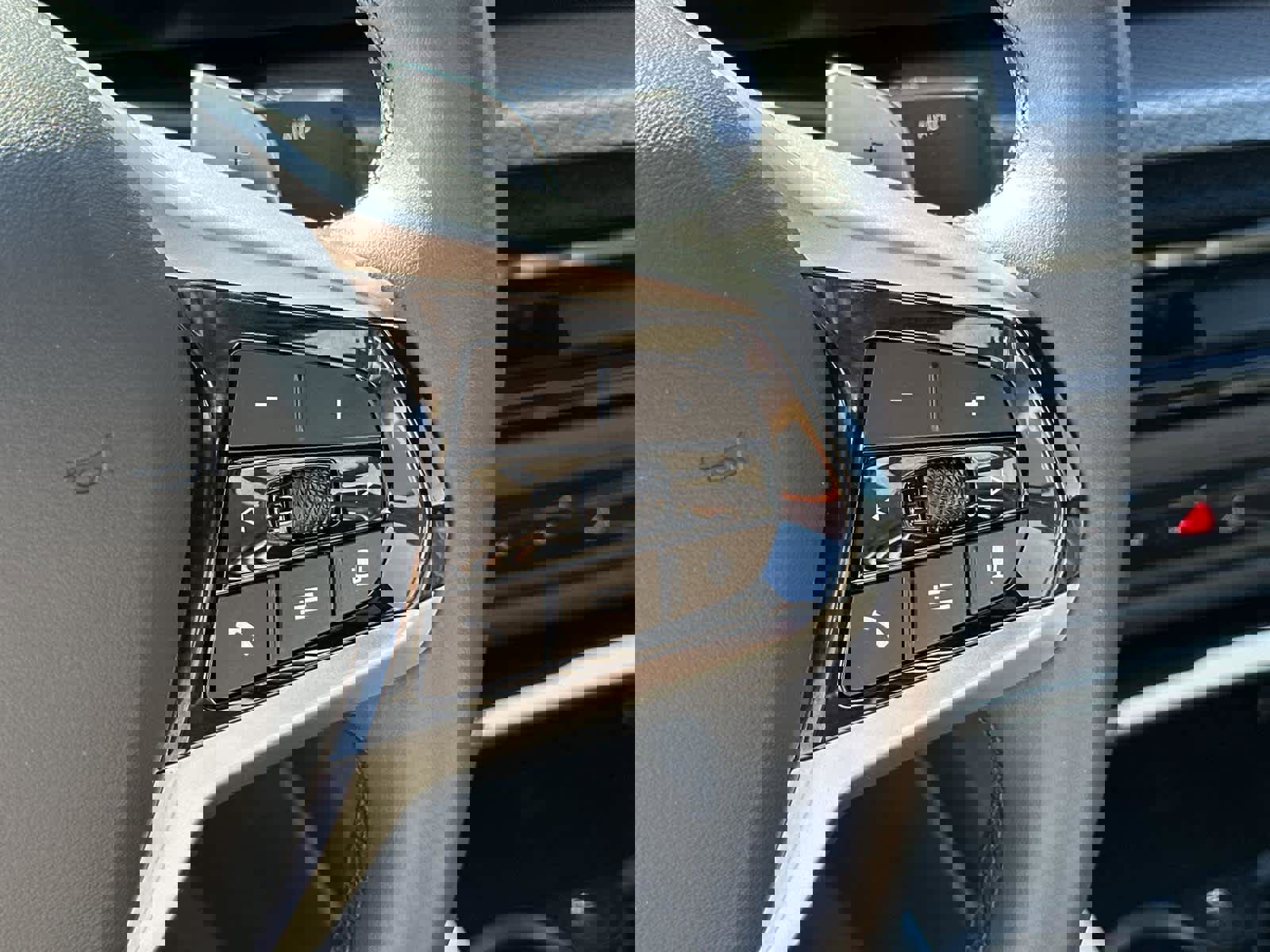 Used 2025 BMW 430i Convertible RWD image 25