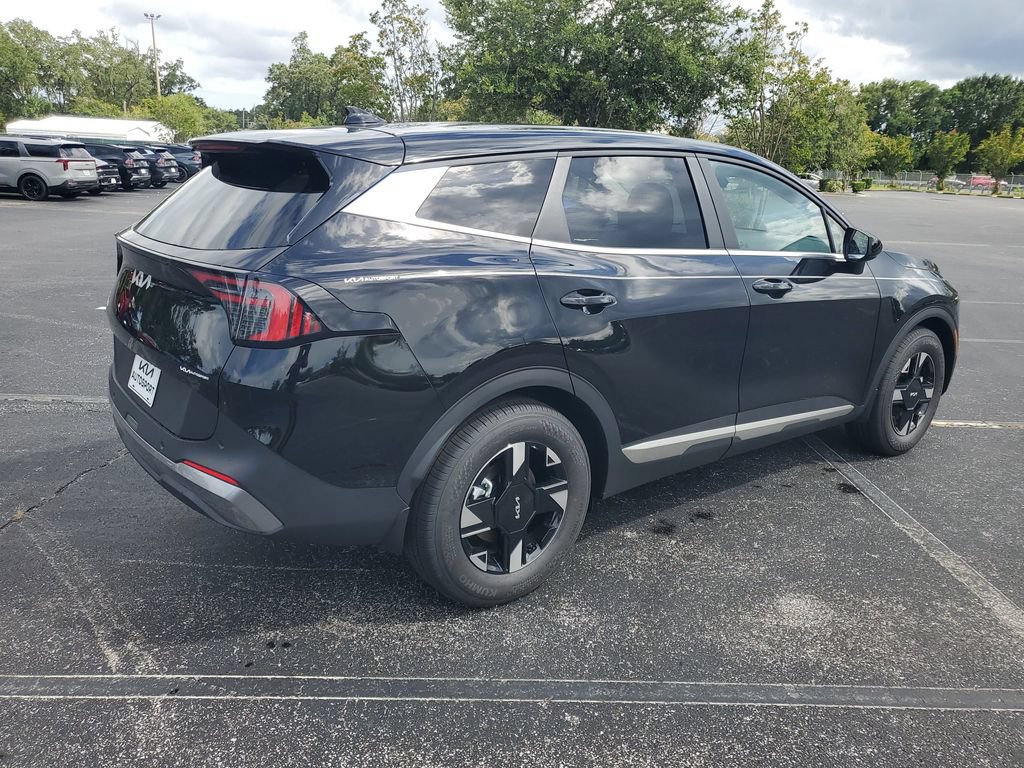 New 2026 Kia Sportage LX FWD image 4
