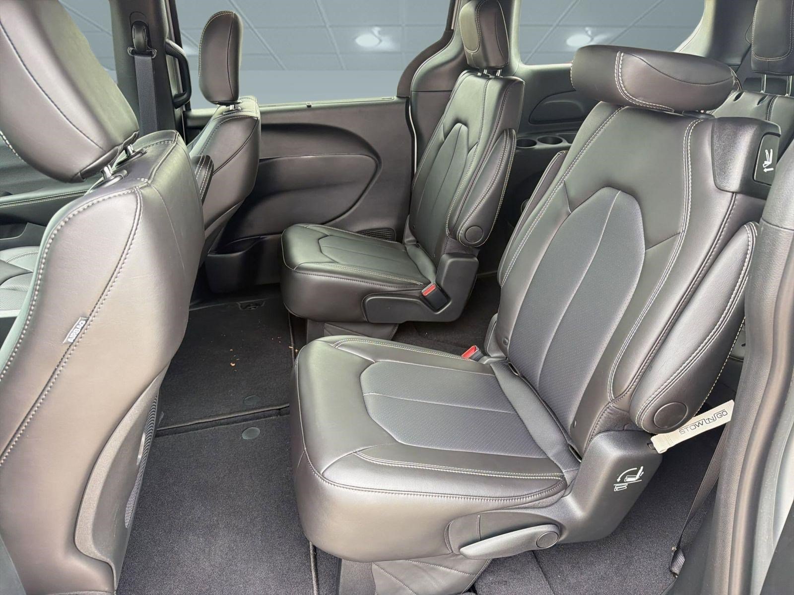 New 2026 Chrysler Pacifica Select w/ S Appearance Package FWD image 15