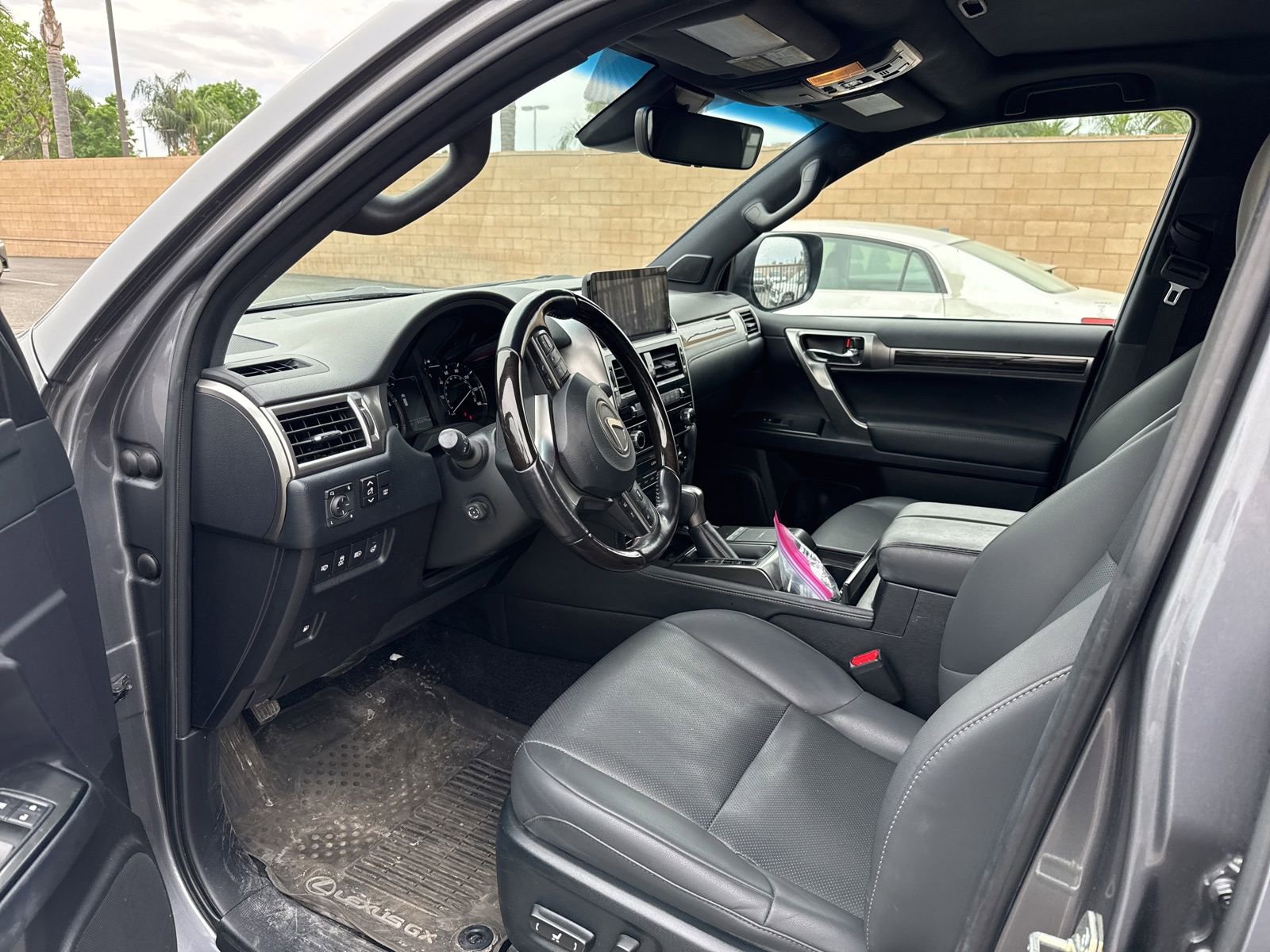 Used 2022 Lexus GX 460 Premium w/ Premium Package image 5