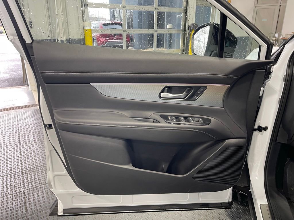 New 2026 Nissan Murano Platinum w/ Cargo Package AWD/4WD image 19