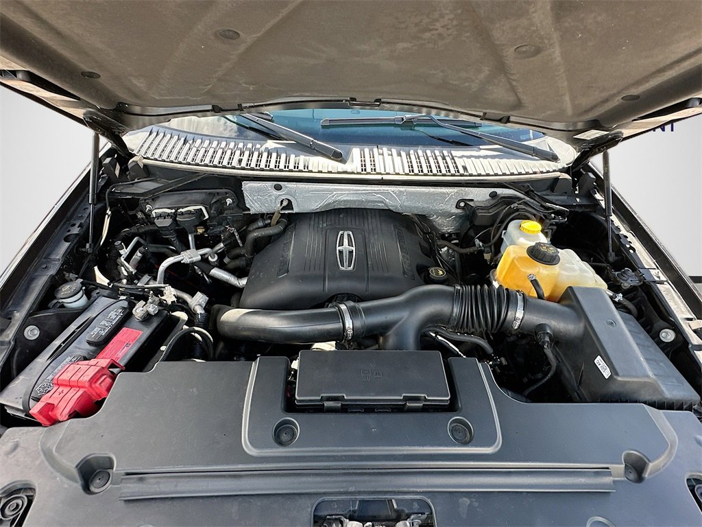 Used 2016 Lincoln Navigator Select image 33