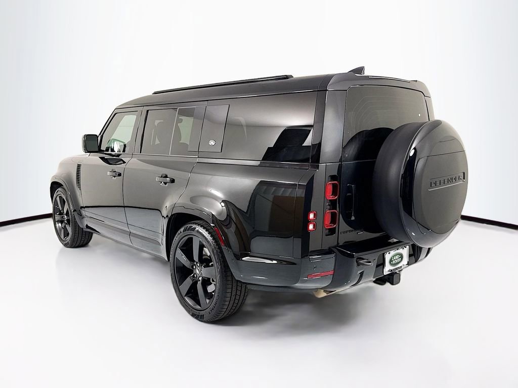 Used 2023 Land Rover Defender 130 X-Dynamic SE image 7