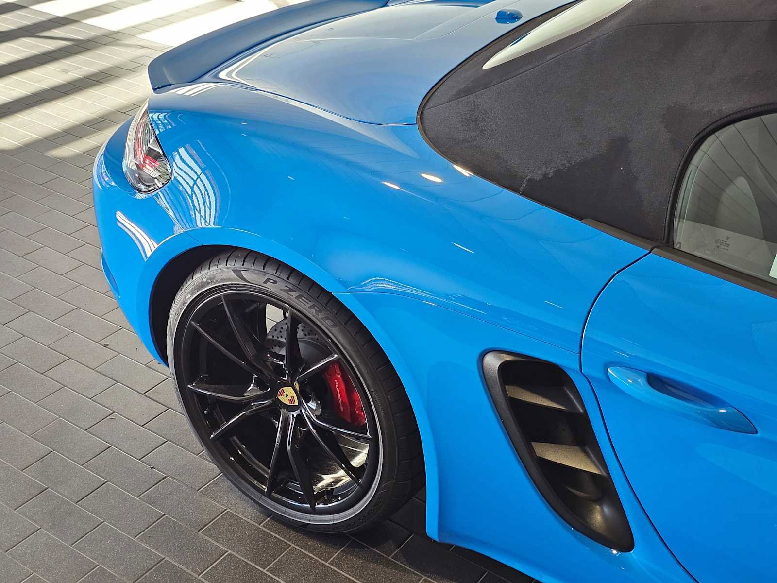 New 2025 Porsche 718 Boxster S image 12