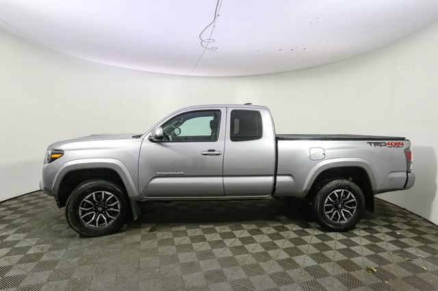Used 2021 Toyota Tacoma TRD Sport w/ TRD Premium Sport Package AWD/4WD image 6