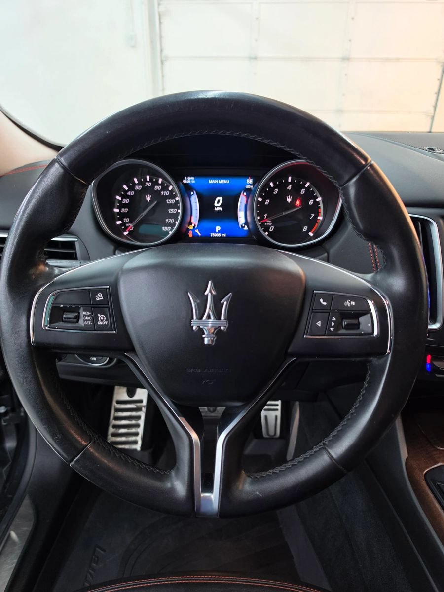 Used 2017 Maserati Levante w/ Luxury Package AWD/4WD image 2