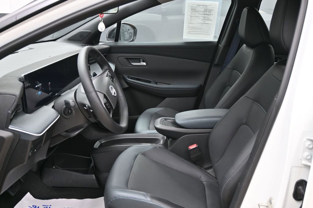 Used 2026 Nissan Leaf SV+ w/ Floor Mat Package (SV+) FWD image 14