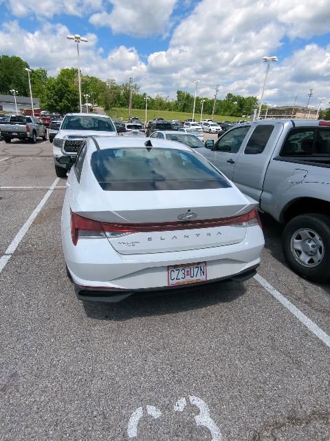 Used 2021 Hyundai Elantra SEL w/ Convenience Package FWD image 7