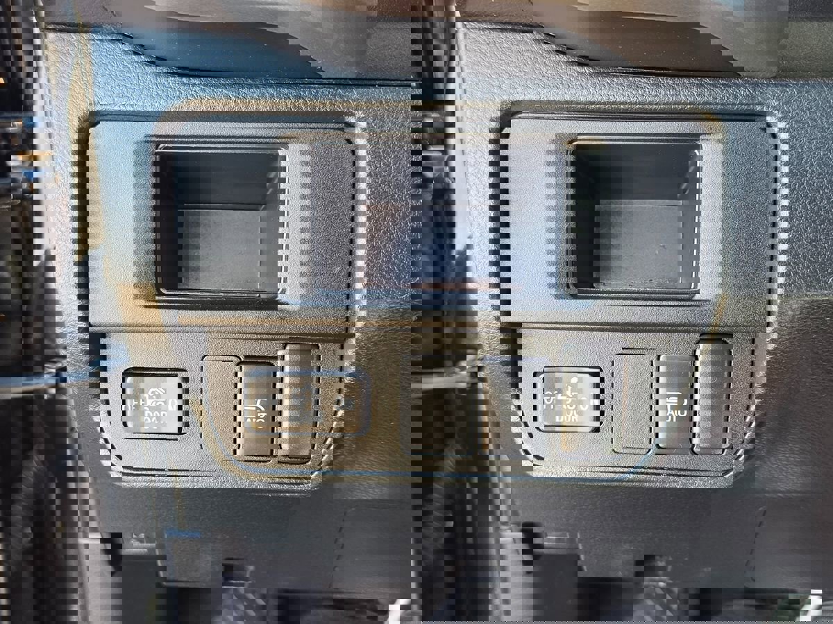 Used 2018 Toyota Tacoma SR5 image 40