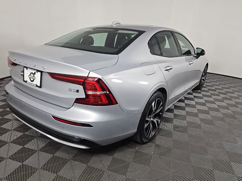 Certified 2025 Volvo S60 B5 Core image 8