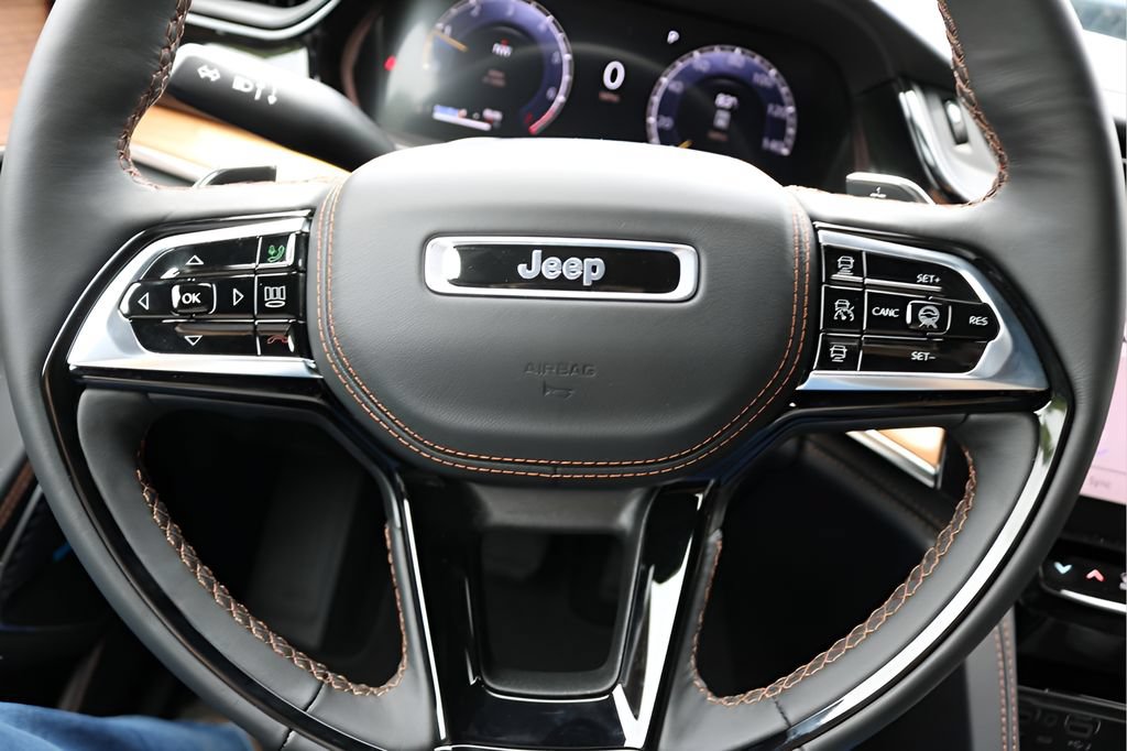 New 2026 Jeep Grand Cherokee Summit AWD/4WD image 22