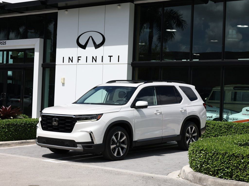 Used 2023 Honda Pilot Elite image 1