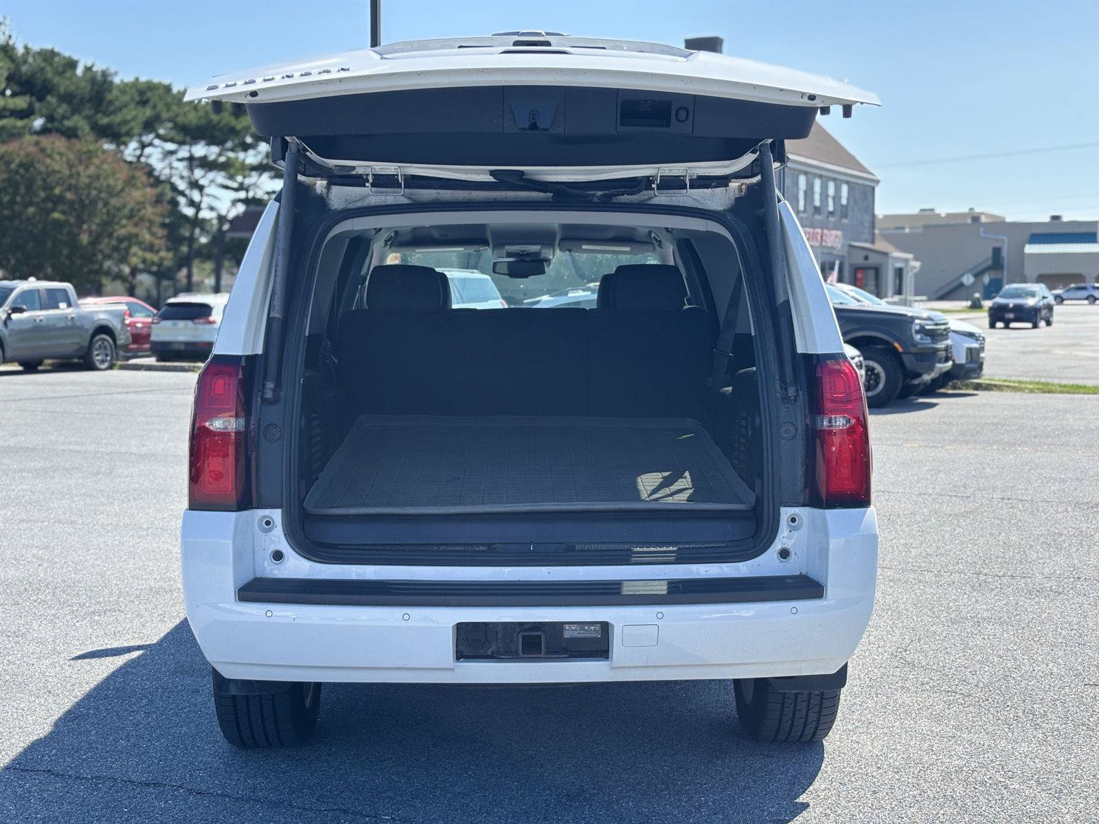 Used 2020 Chevrolet Suburban LT AWD/4WD image 14