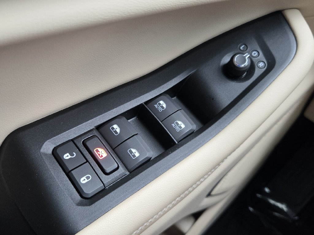 Used 2026 Jeep Grand Cherokee Limited RWD image 27