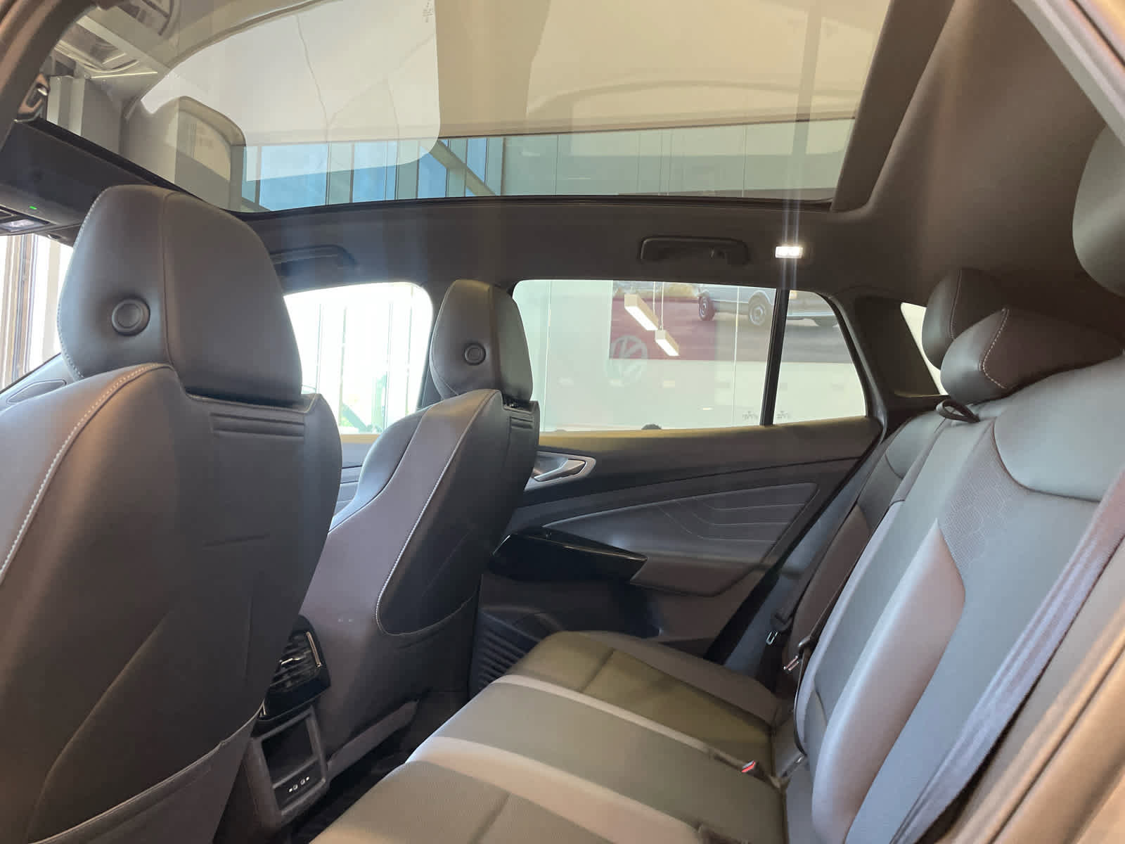 Used 2023 Volkswagen ID.4 Pro S image 23