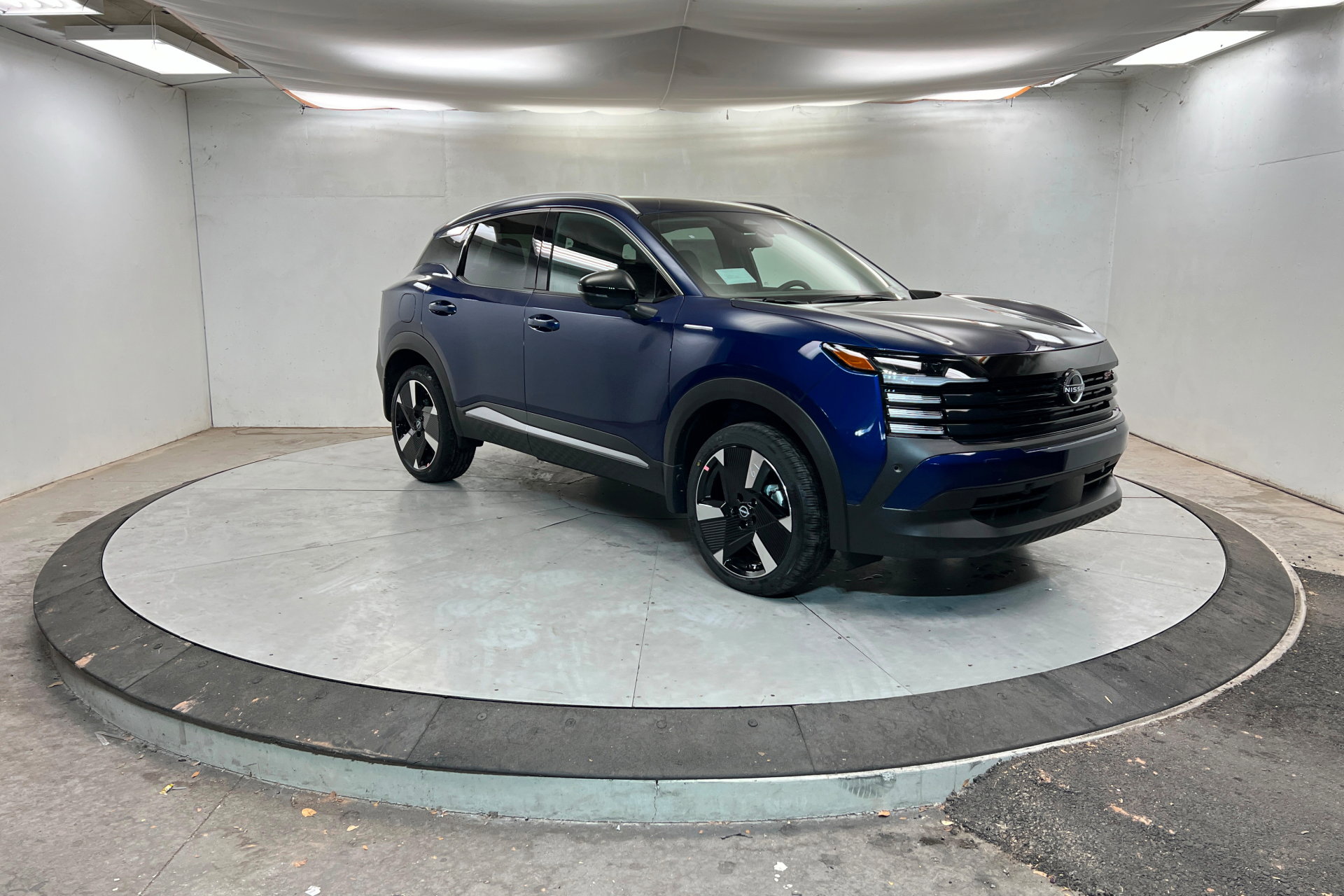 New 2026 Nissan Kicks SR image 7