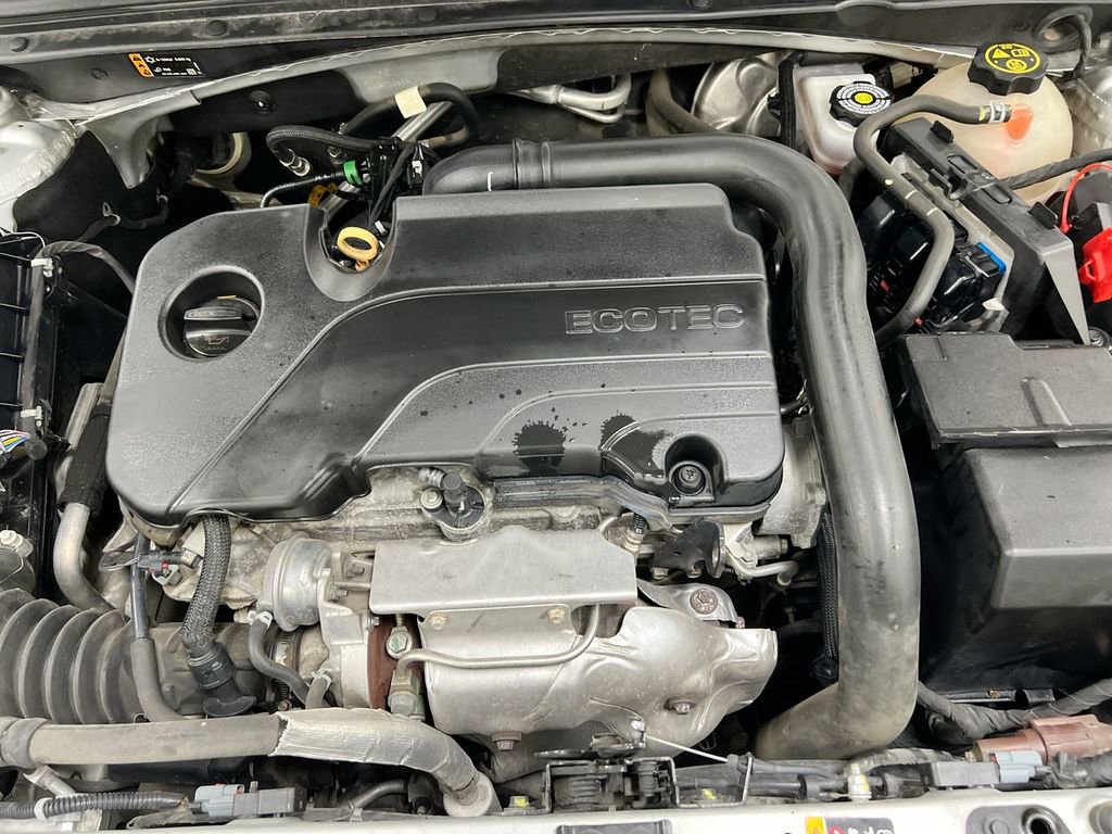 Used 2020 Chevrolet Malibu LT image 24