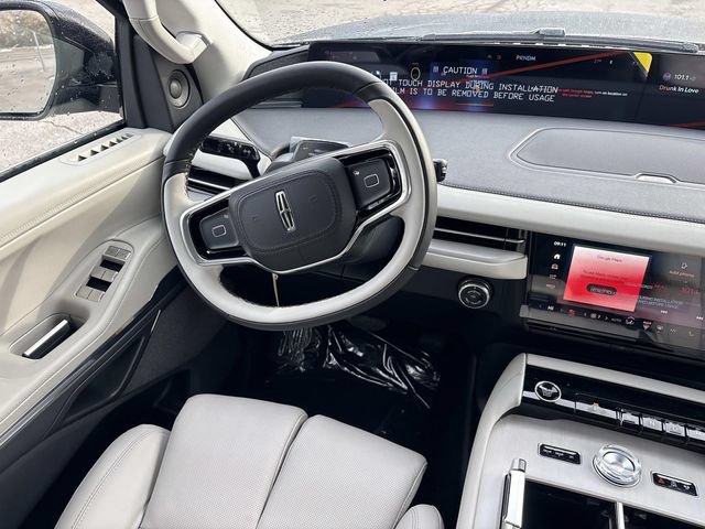 New 2026 Lincoln Navigator L Reserve AWD/4WD image 14