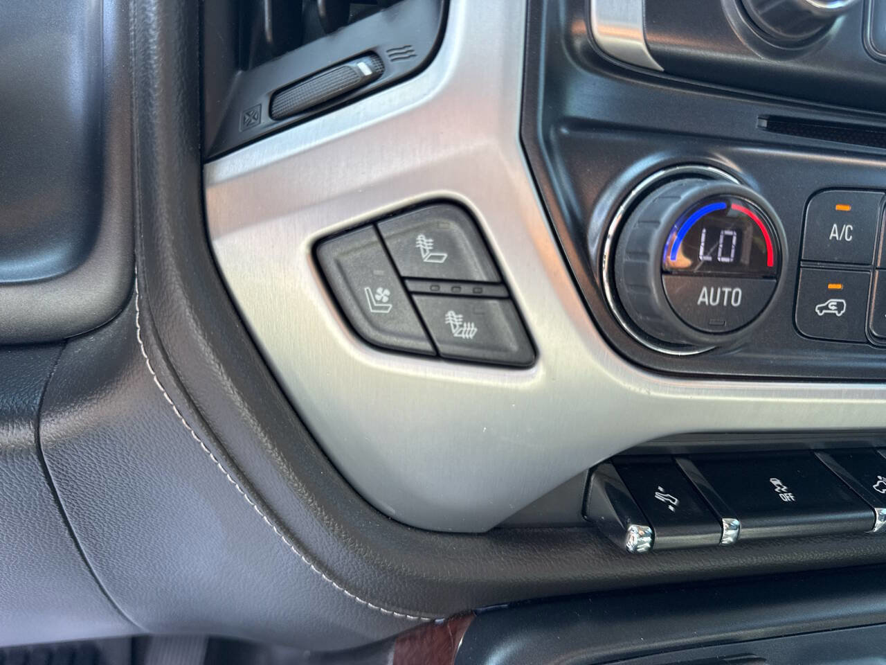 Used 2017 GMC Sierra 1500 SLT image 24