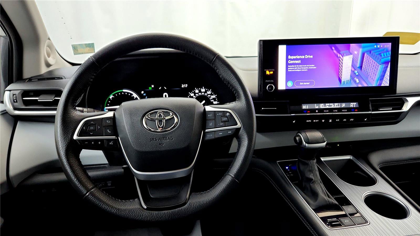 Certified 2025 Toyota Sienna XLE w/ XLE Plus Package image 30