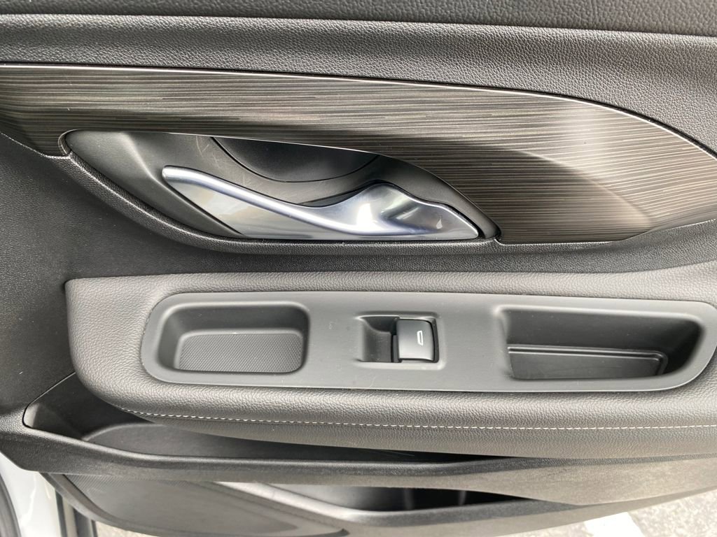 Used 2022 GMC Terrain SLE w/ Driver Convenience Package image 14