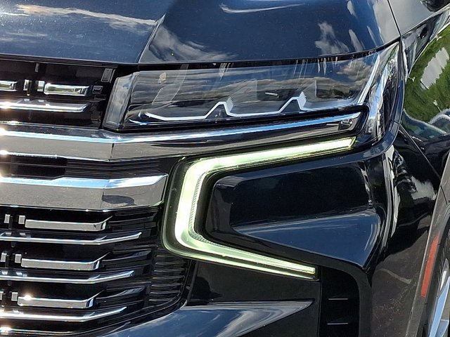Used 2021 Chevrolet Tahoe Premier w/ Premium Package AWD/4WD image 12