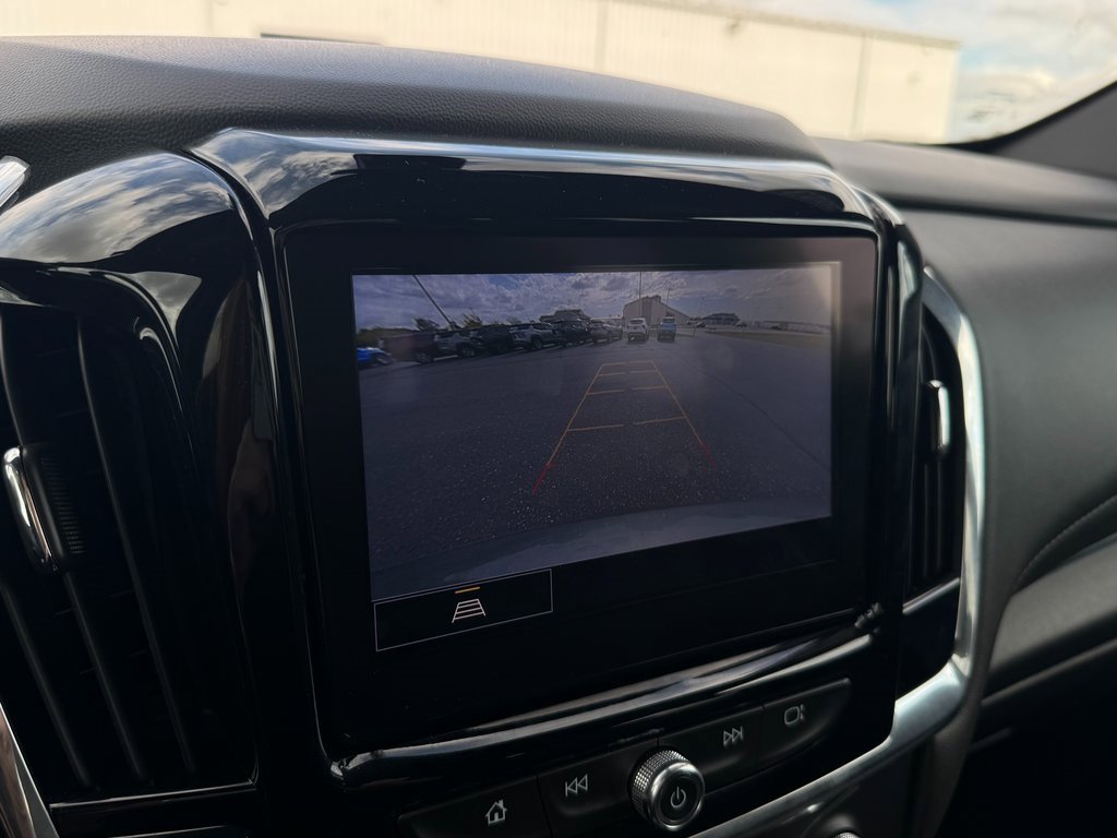 Used 2023 Chevrolet Traverse LT image 23