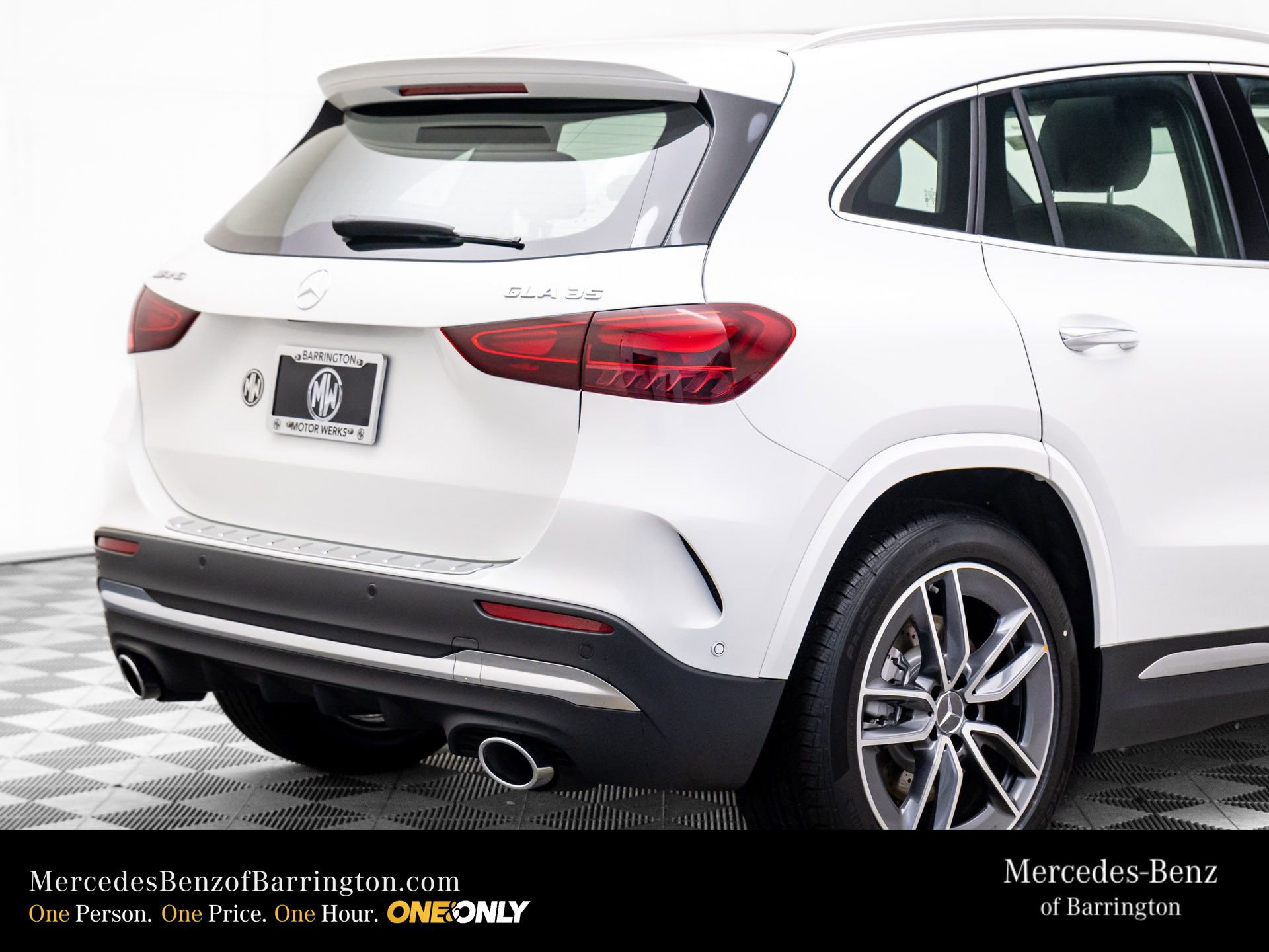 New 2026 Mercedes-Benz GLA 35 AMG 4MATIC image 34