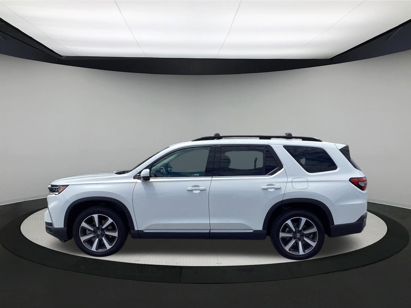 Used 2025 Honda Pilot Elite image 5