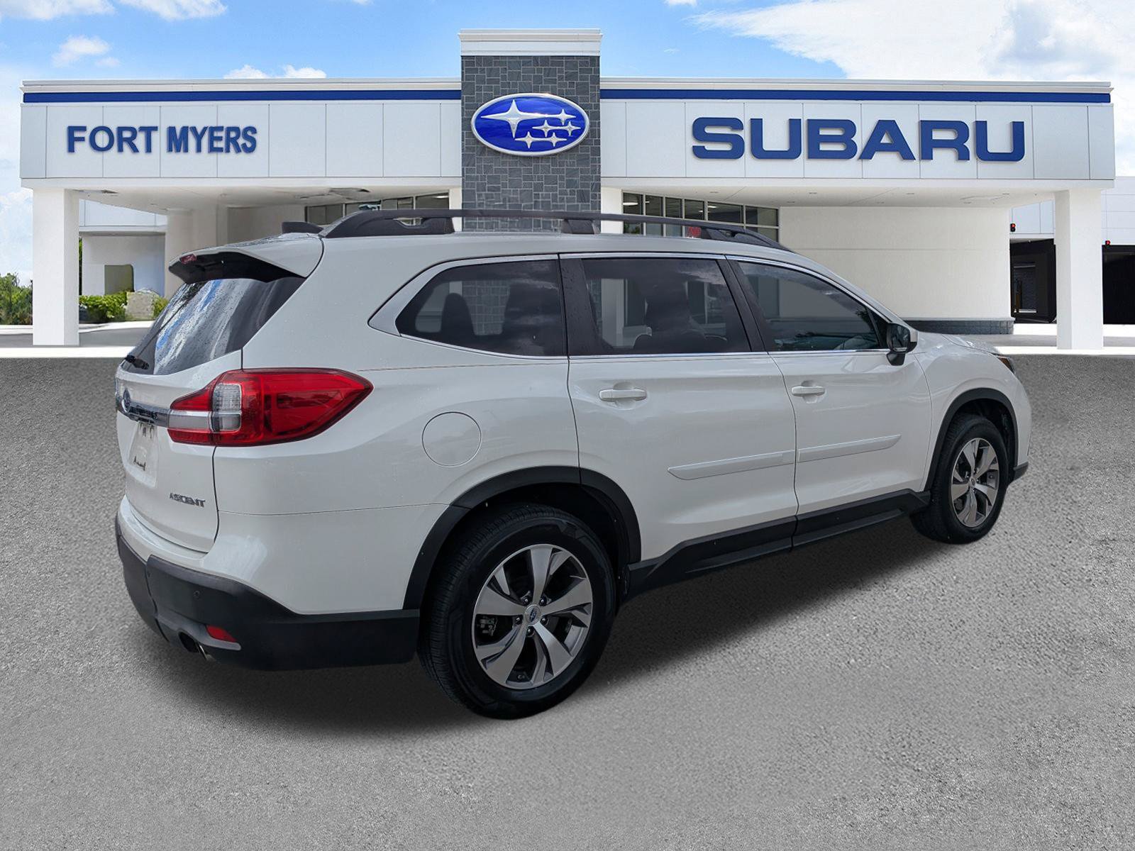 Used 2019 Subaru Ascent Premium AWD/4WD image 4