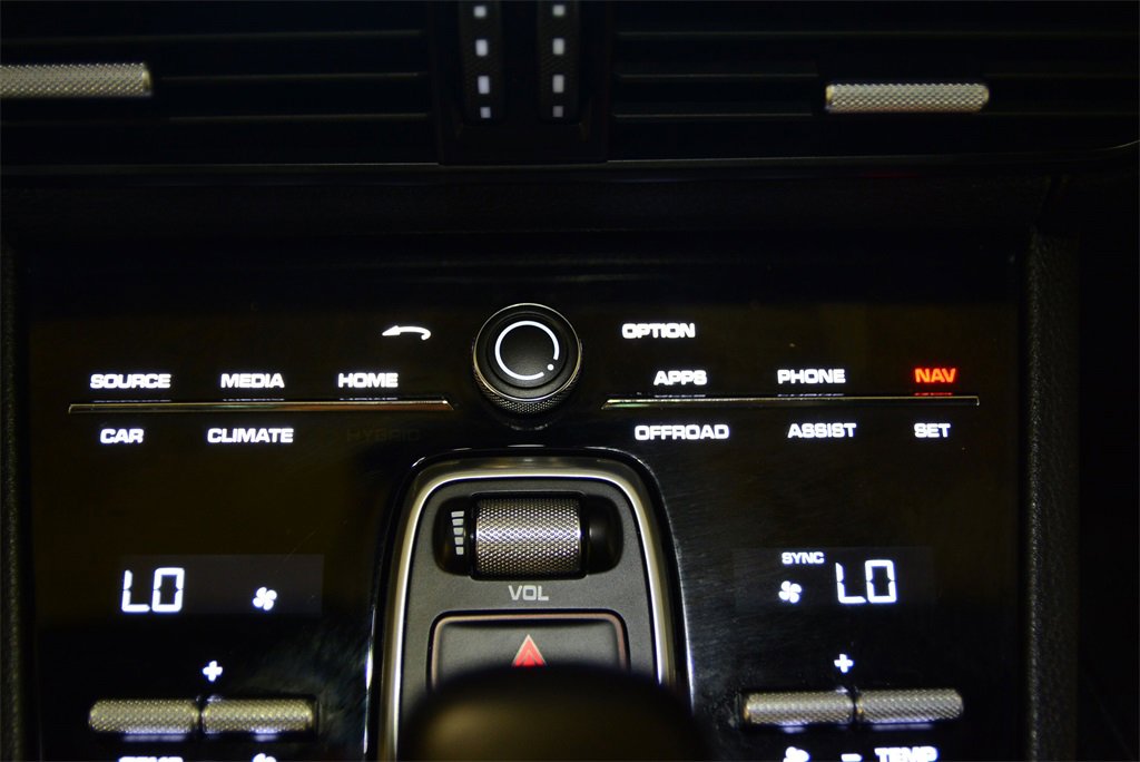 Used 2019 Porsche Cayenne image 25