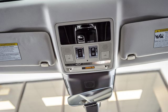 Used 2018 Jaguar XJ R-Sport RWD image 37