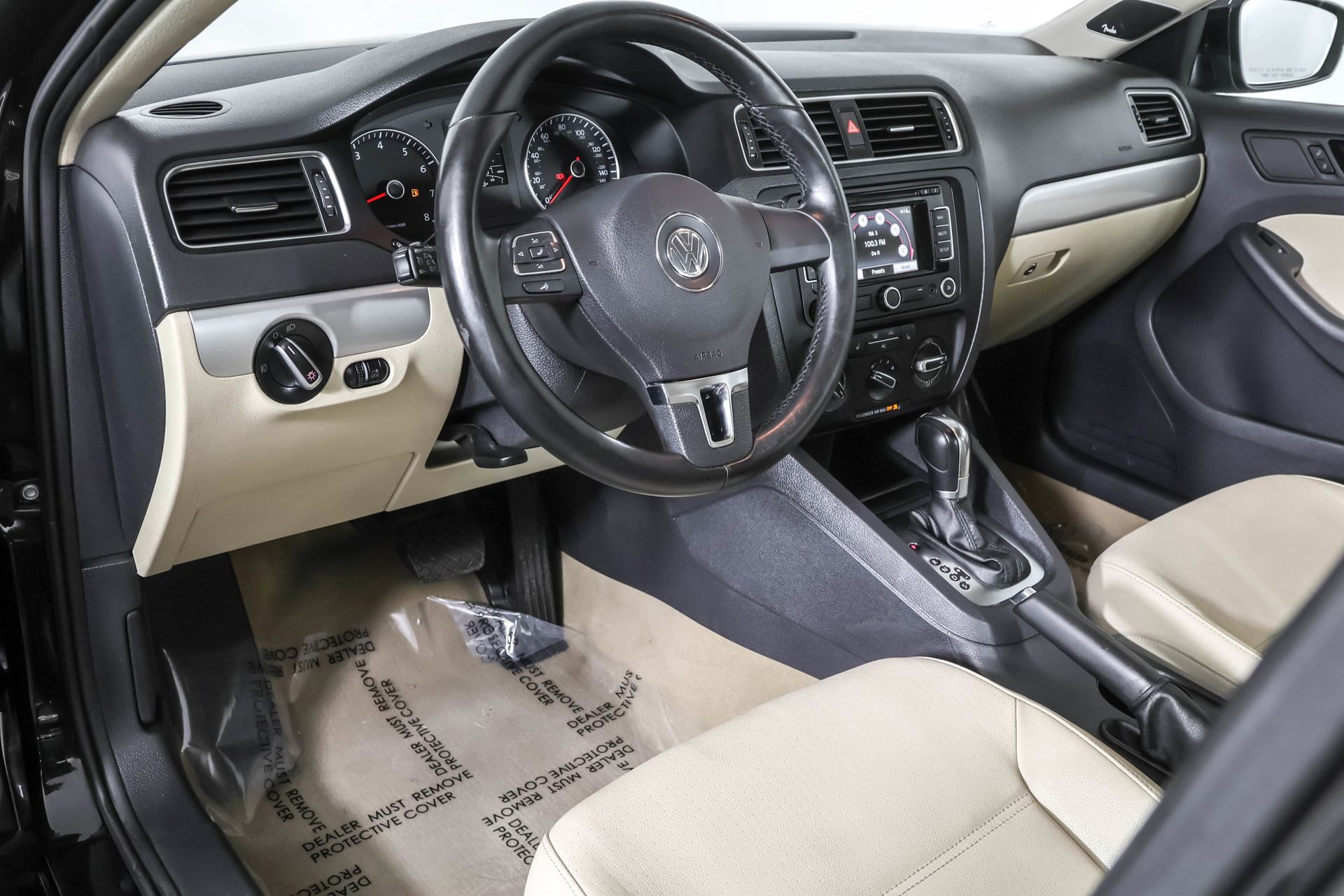 Used 2012 Volkswagen Jetta SEL image 3