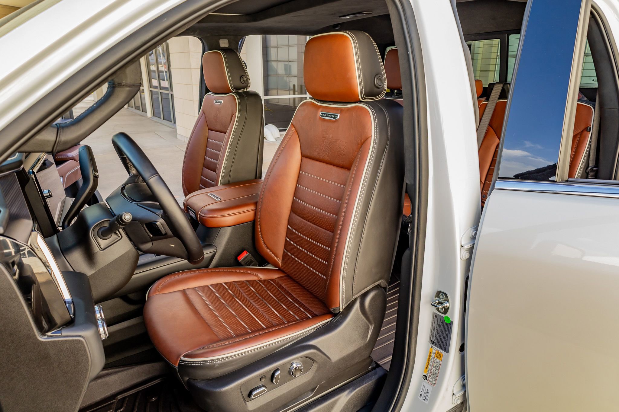 Used 2025 GMC Sierra 2500 Denali Ultimate image 29