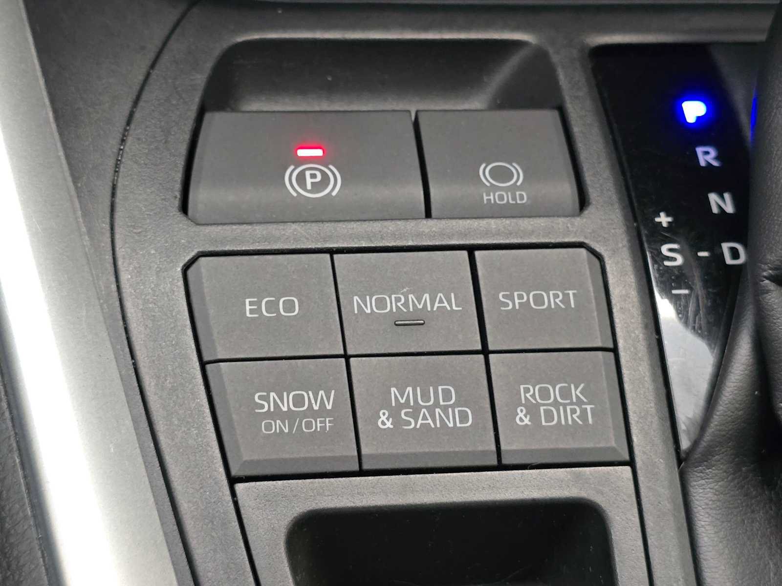 Used 2019 Toyota RAV4 LE w/ All Weather Liner Package AWD/4WD image 15