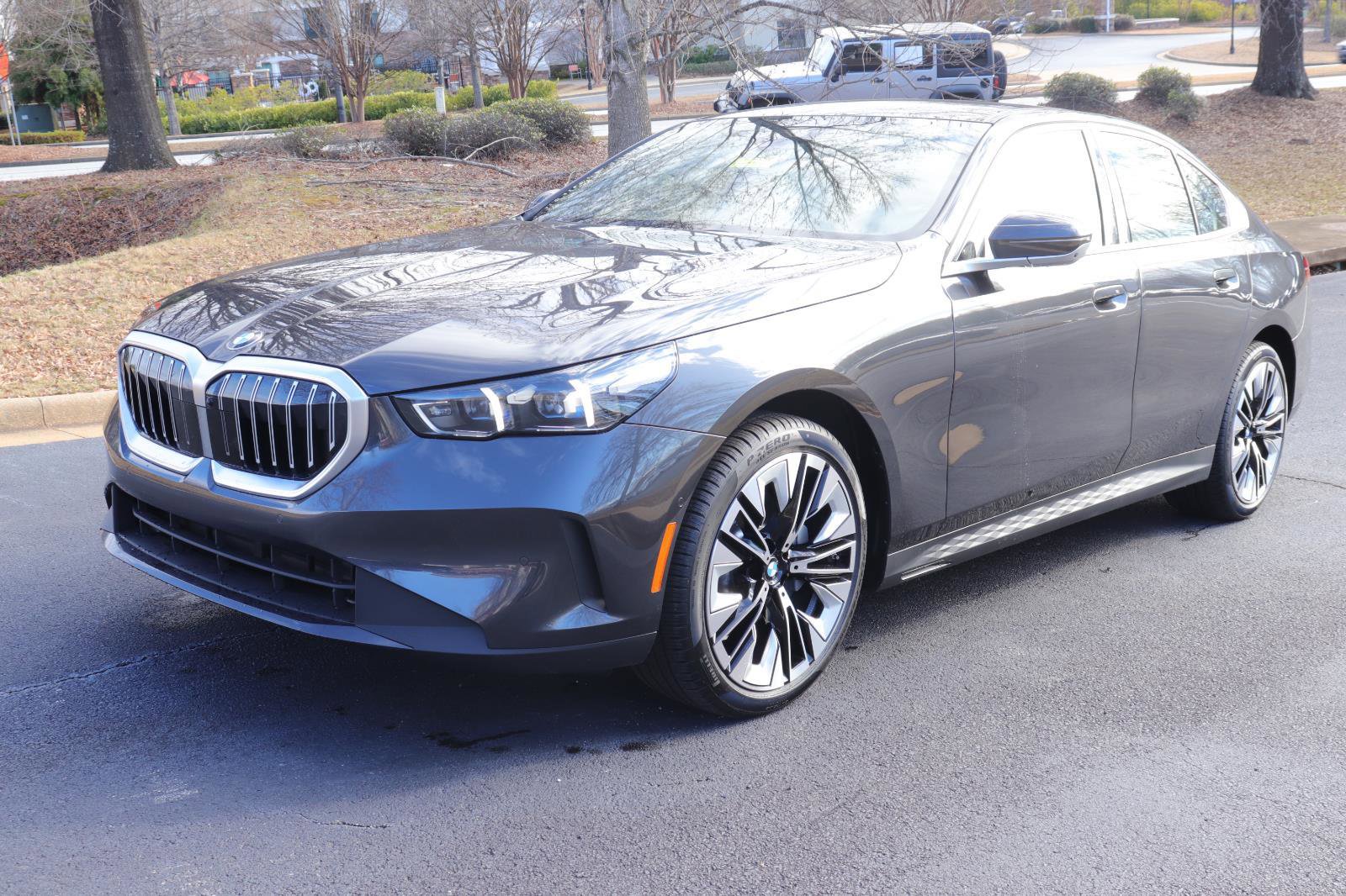 Used 2025 BMW 530i w/ Executive Package image 4