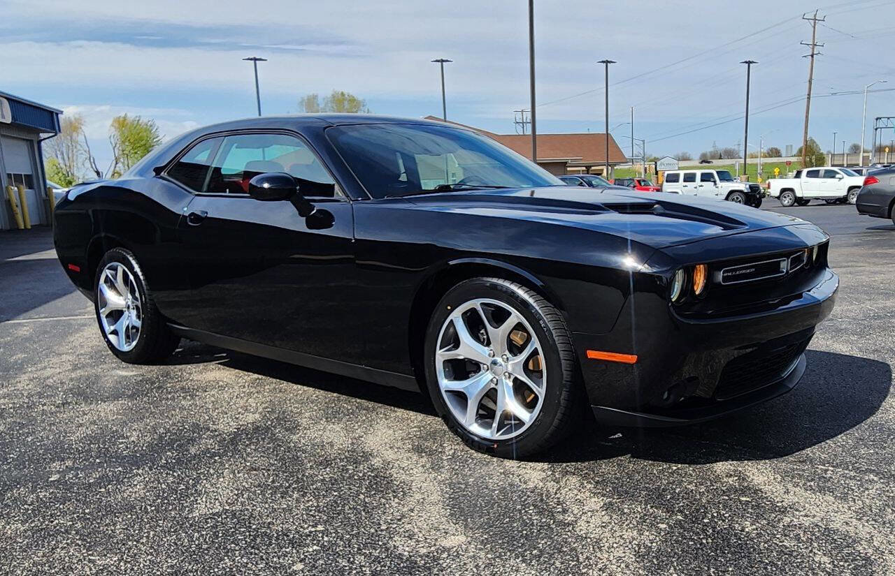 Used 2016 Dodge Challenger SXT Plus RWD image 13