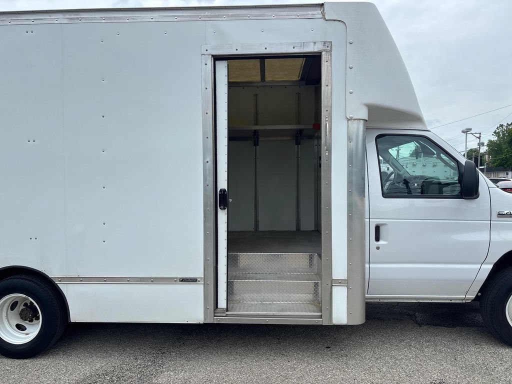 Used 2022 Ford E-450 and Econoline 450 Super Duty RWD image 27