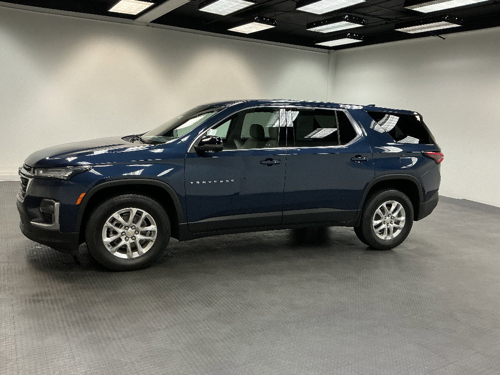 Used 2022 Chevrolet Traverse LS FWD image 3