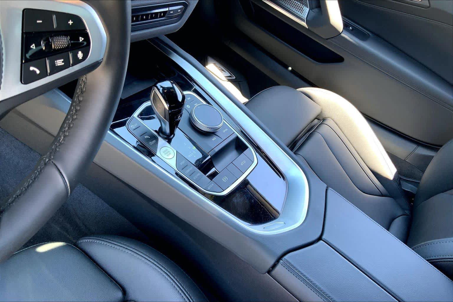 Certified 2025 BMW Z4 sDrive30i w/ Shadowloine Package RWD image 12