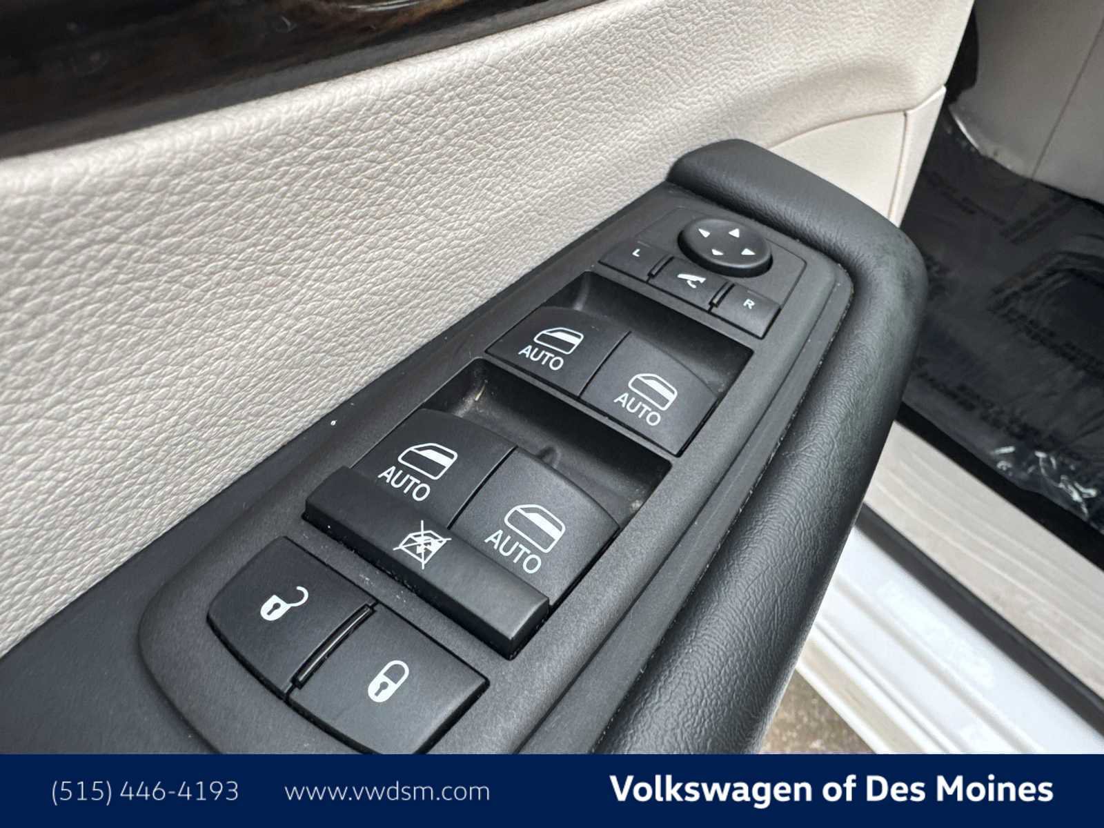 Used 2024 Chrysler Pacifica Limited image 24